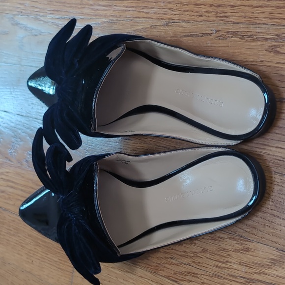 Banana Republic Black Patent Leather Mules With Navy Velvet Bows Festive Holiday - Picture 3 of 8